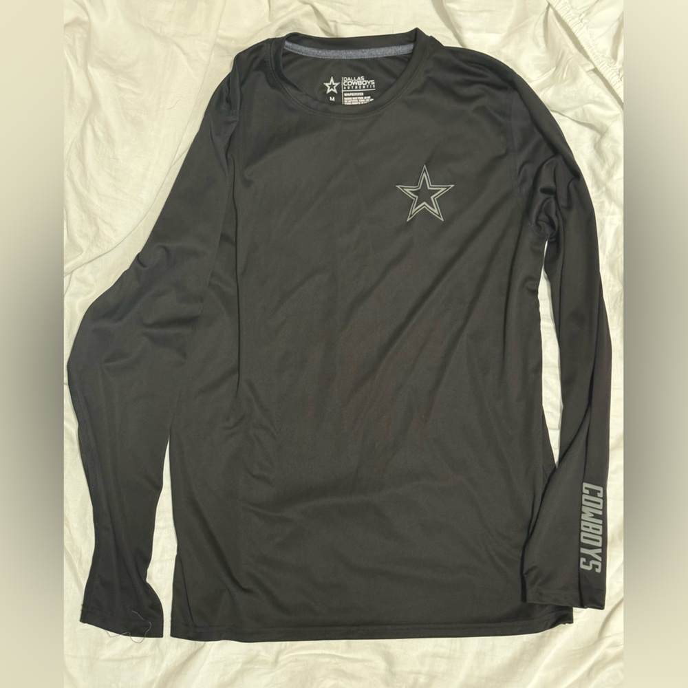 Dallas Cowboys authentic moisture wicking long sleeve Size M
